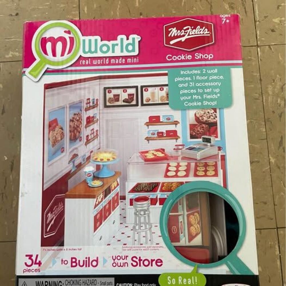 DISCONTINUED Y2K MiWorld Mrs. Fields Bakery and Cookie Shop Playset